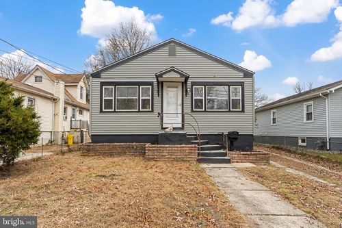 40 Wilson Rd, CLEMENTON, NJ, 08021-6818 | Card Image