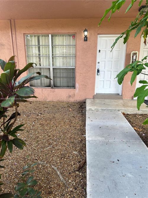 apt-i3-10764 N Kendall Dr, Miami, FL, 33176-1444 | Card Image