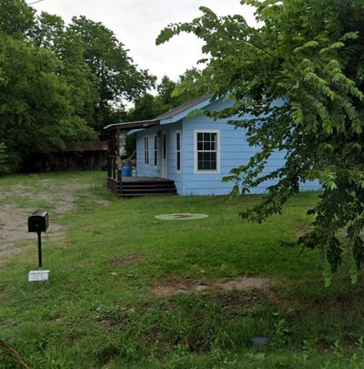 307 E Main Street, House other with 3 bedrooms, 2 bathrooms and null parking in Ladonia TX | Image 2