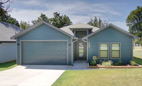 930 W Florence St, Denison, TX, 75020-6927 | Card Image