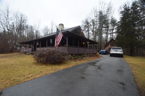 127 Wells Village Road, Sandown, NH, 03873 | Card Image