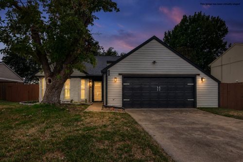 506 Caraway Ln, Euless, TX, 76039-8052 | Card Image