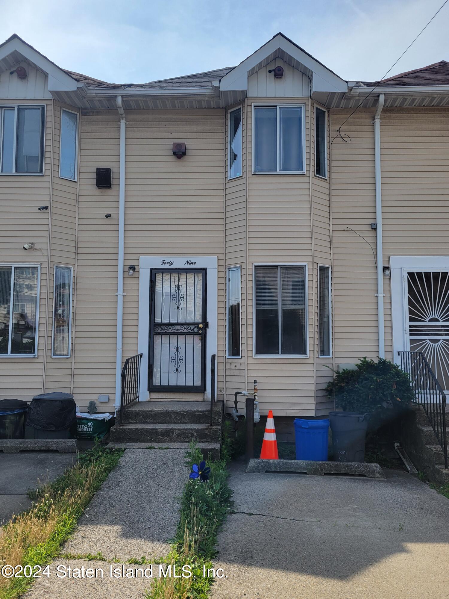 Tappen Ct, Staten Island, NY 10304