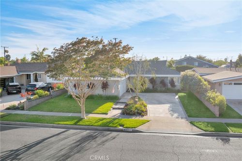 12111 Reagan St, Los Alamitos, CA, 90720-4135 | Card Image