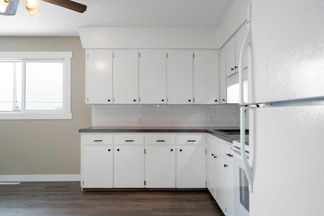 221 Frederick Avenue W, House other with 3 bedrooms, 1 bathrooms and 1 parking in Standard AB | Image 11