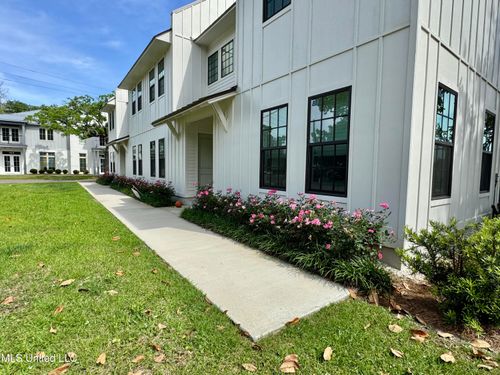 apt-3-115 Menge Ave, Pass Christian, MS, 39571-4749 | Card Image