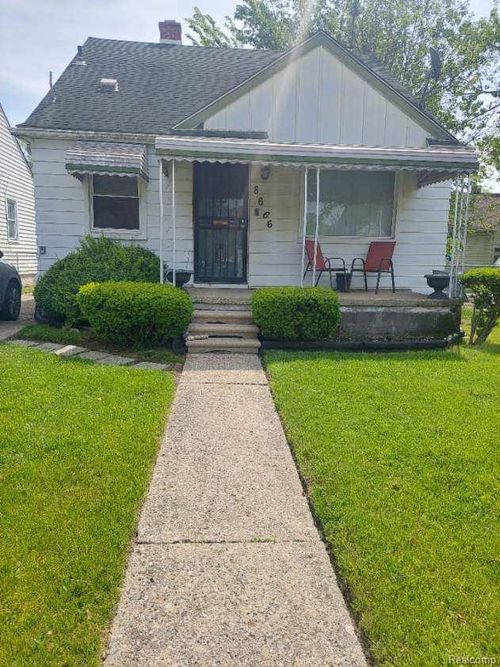 8666 Patton St, Detroit, MI, 48228-2824 | Card Image
