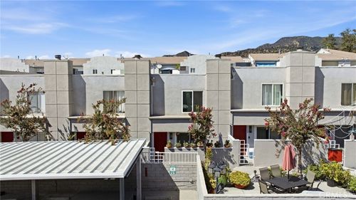 111-14345 Foothill, Sylmar, CA, 91342 | Card Image