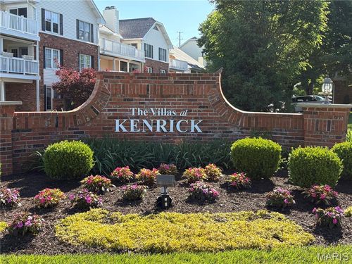 421-7400 Whitehall Colonial Ln, Saint Louis, MO, 63119-4426 | Card Image