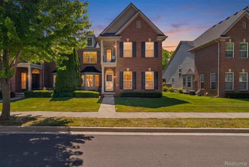 42682 Park Cresent Dr, Sterling Heights, MI, 48313-2900 | Card Image