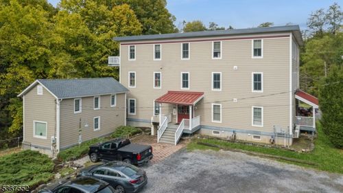 2 Lindbergh Rd, Ringoes, NJ, 08551-1516 | Card Image
