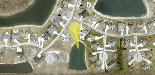 18416 Donegal Dr, South Bend, IN, 46637-6062 | Card Image