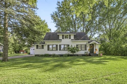 300 Elm Ave W, MENOMONIE, WI, 54751-1537 | Card Image