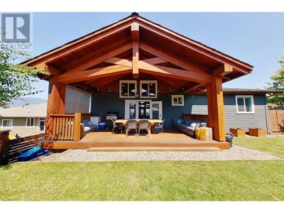 2070 1 Ave Se, House other with 4 bedrooms, 3 bathrooms and 2 parking in Salmon Arm BC | Image 2