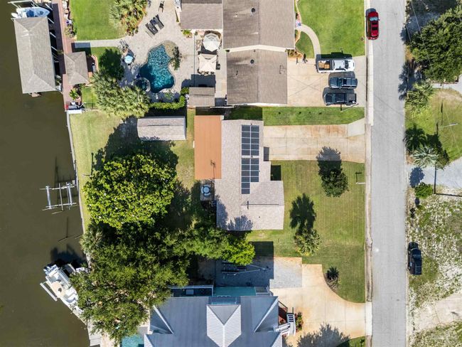 3332 Laurel Dr, House other with 3 bedrooms, 2 bathrooms and 4 parking in Gulf Breeze FL | Image 36