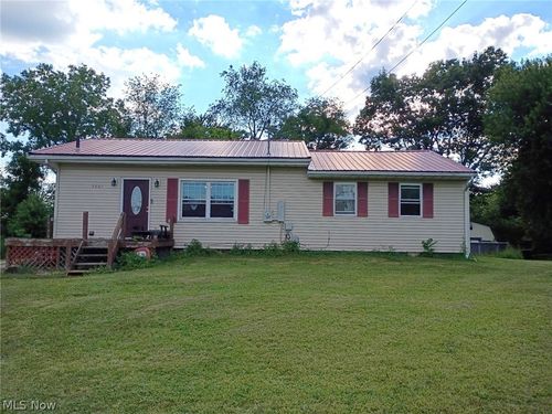 3801 Beck Ave, Louisville, OH, 44641-9455 | Card Image