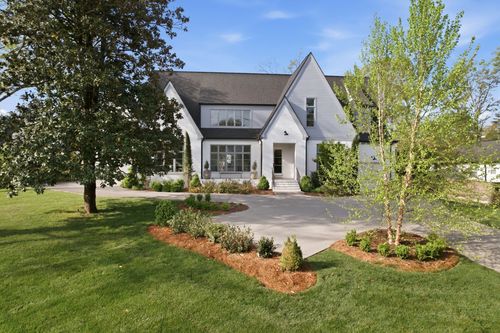 2825 Sugar Tree Rd, Nashville, TN, 37215-1941 | Card Image
