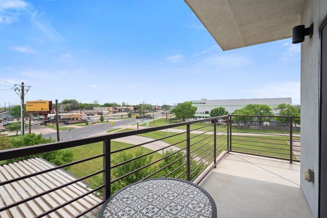 UNIT-310 - 6444 Burnet Rd, Condo with 1 bedrooms, 1 bathrooms and 2 parking in Austin TX | Image 14