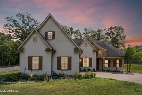 10237 Cypress Plantation Dr S, Olive Branch, MS, 38654-6397 | Card Image