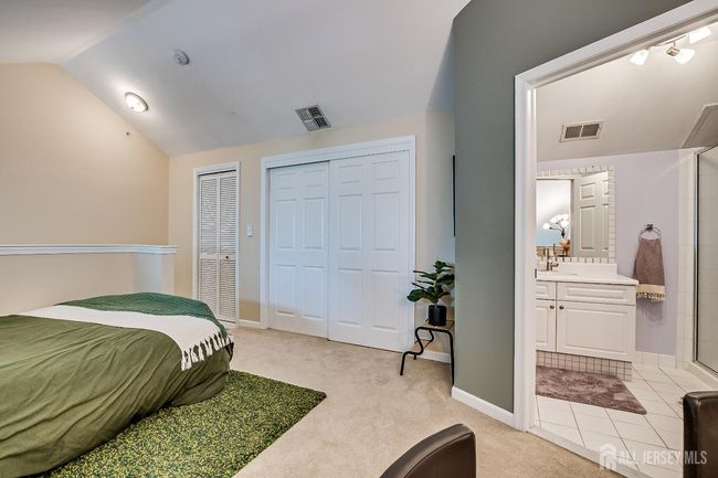 52 Central Square Park, Townhouse with 2 bedrooms, 2 bathrooms and null parking in Metuchen NJ | Image 39