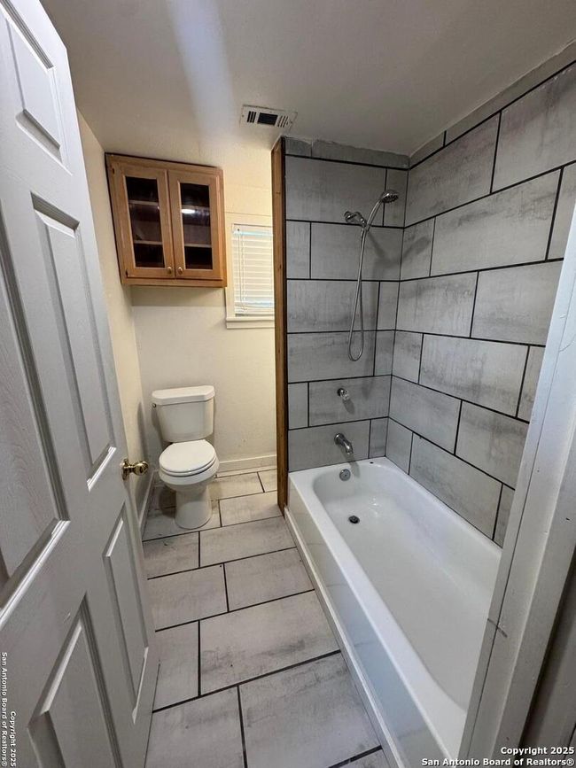 B - 4713 Red Bluff Rd, House other with 3 bedrooms, 1 bathrooms and null parking in Austin TX | Image 5