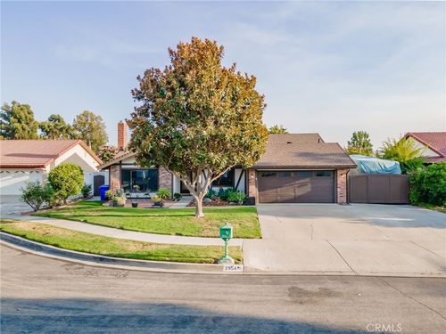 3954 Stell Dr, Simi Valley, CA, 93063-5117 | Card Image