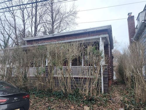 79 15th Ave, Sea Cliff, NY, 11579-1505 | Card Image