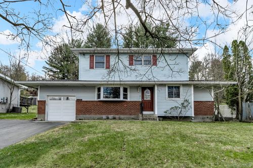 2028 Oakwood Dr, Peekskill, NY, 10566-1911 | Card Image