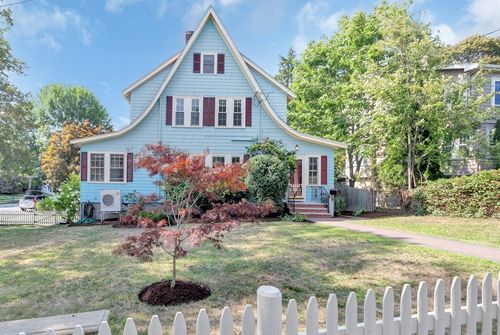 321 Park Ave, Arlington, MA, 02476-7413 | Card Image