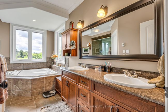 2300 Victoria Rd, House other with 4 bedrooms, 4 bathrooms and 10 parking in Carrying Place ON | Image 18