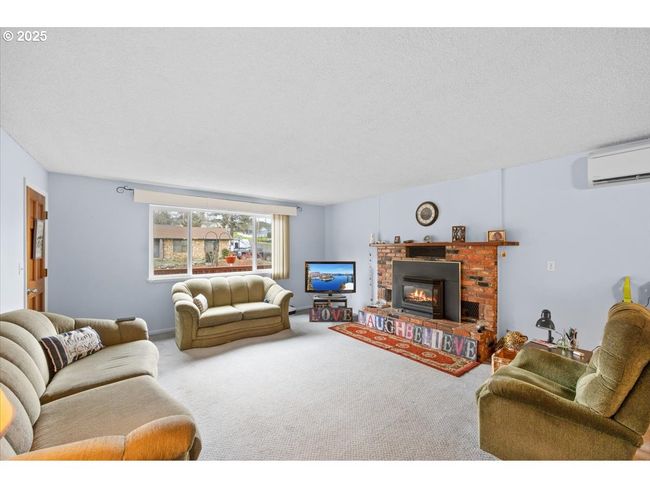 744 Ne Craig St, House other with 4 bedrooms, 3 bathrooms and 2 parking in Myrtle Creek OR | Image 5