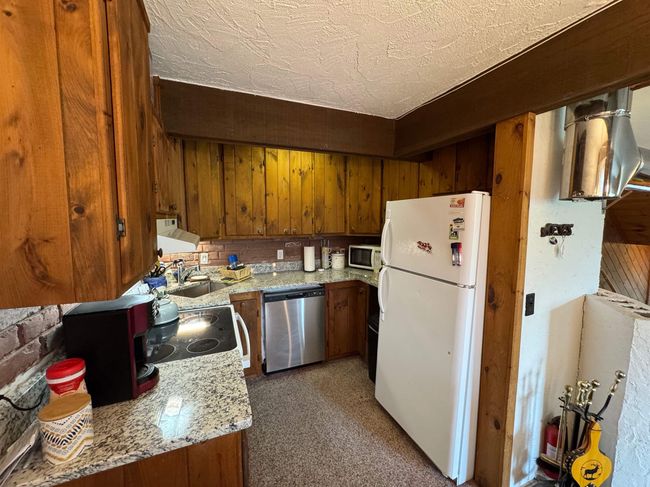C - 301C Vt Route 100, Condo with 3 bedrooms, 3 bathrooms and null parking in West Dover VT | Image 12