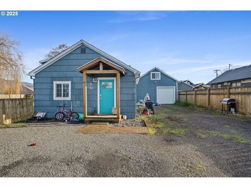 405 Evergreen Dr, Tillamook, OR, 97141-2615 | Card Image