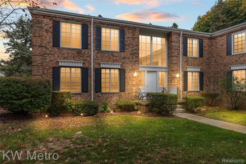 41-635 E Fox Hills Dr, Bloomfield Hills, MI, 48304-1341 | Card Image