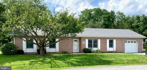 15 Plantation Dr, HAGERSTOWN, MD, 21740-3128 | Card Image