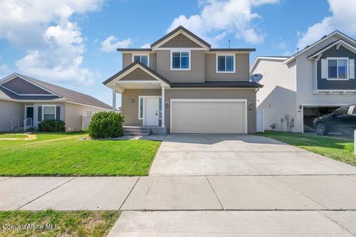 8263 N Wentworth St, Post Falls, ID, 83854-4733 | Card Image