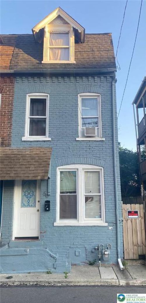 956 W Maple St, Allentown, PA, 18101-2013 | Card Image