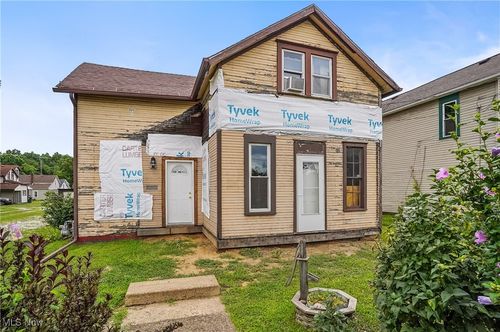 579 W Ely St, Alliance, OH, 44601-1603 | Card Image