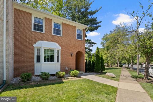 8361 Thompson Rd, ANNANDALE, VA, 22003-1181 | Card Image