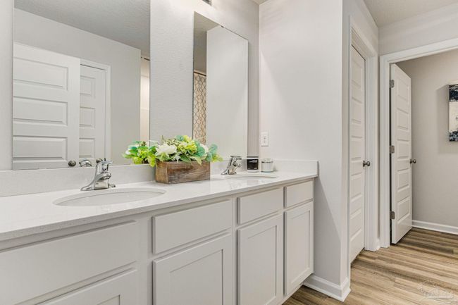 2790 Chevy Cir, House other with 5 bedrooms, 3 bathrooms and 2 parking in Pace FL | Image 7