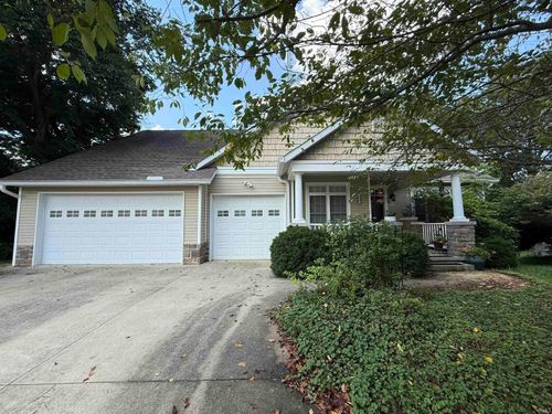 3201 E Kristen Ct, Bloomington, IN, 47401-4427 | Card Image