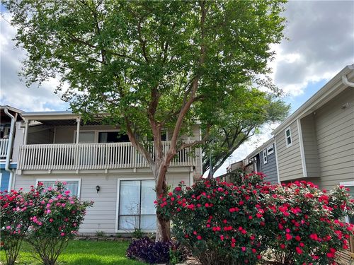 129 April Point Dr N, Montgomery, TX, 77356-5826 | Card Image