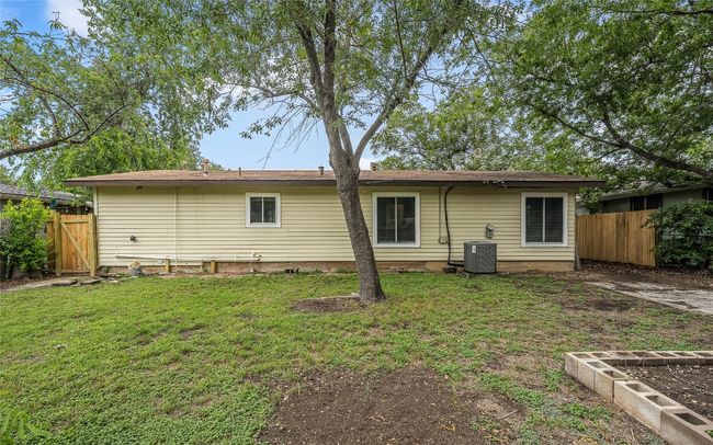 Rear view of house | Image 14