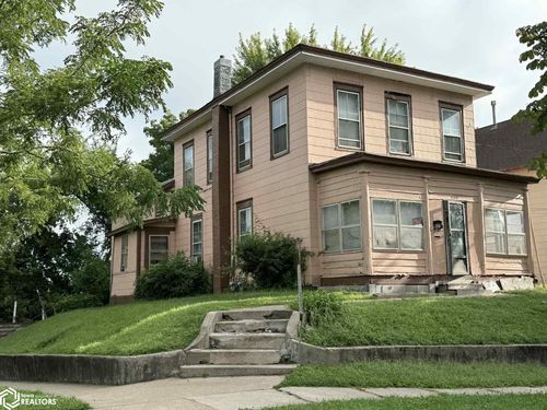 420 Maple St, Burlington, IA, 52601-5625 | Card Image