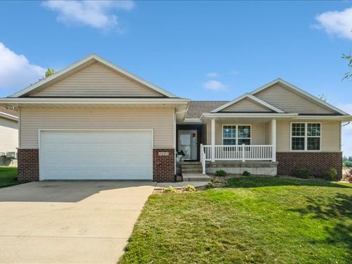 1605 Valentine Dr, Marion, IA, 52302-8903 | Card Image