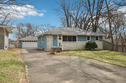 3418 Xenia Ave N, Crystal, MN, 55422-2642 | Card Image