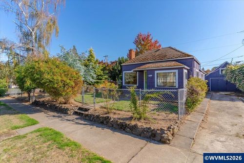 2090 4th St Ne, Salem, OR, 97301 | Card Image