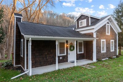 8528 E Genesee Street, House other with 3 bedrooms, 2 bathrooms and null parking in Manlius NY | Image 1