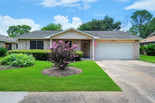 10314 Paintbrush Ln, Sugar Land, TX, 77498-1439 | Card Image