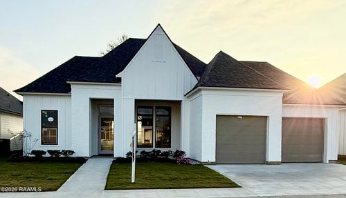 305 Grand Oak Dr, Broussard, LA, 70518-7785 | Card Image